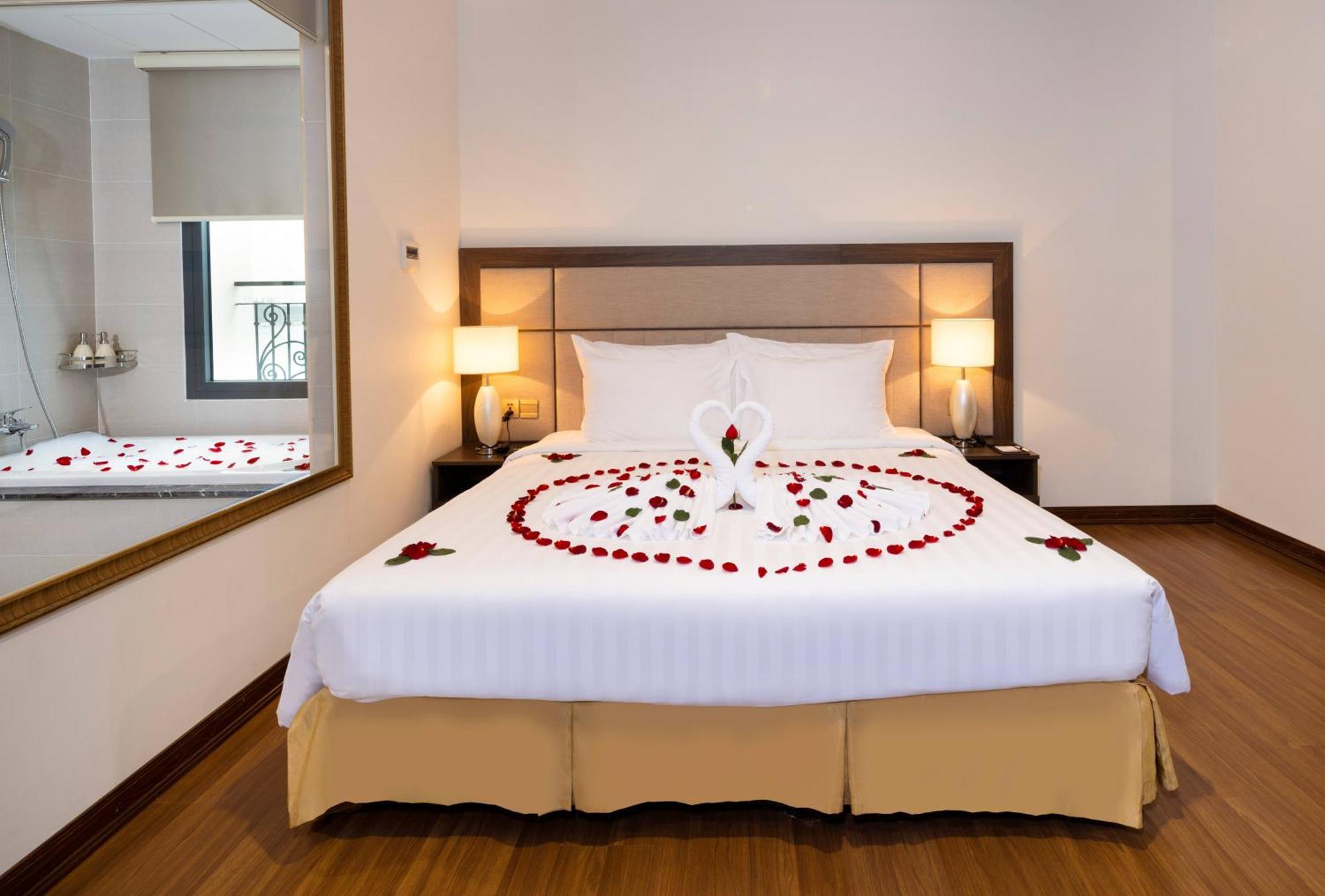 Daphovina Hotel Нячанг Екстер'єр фото