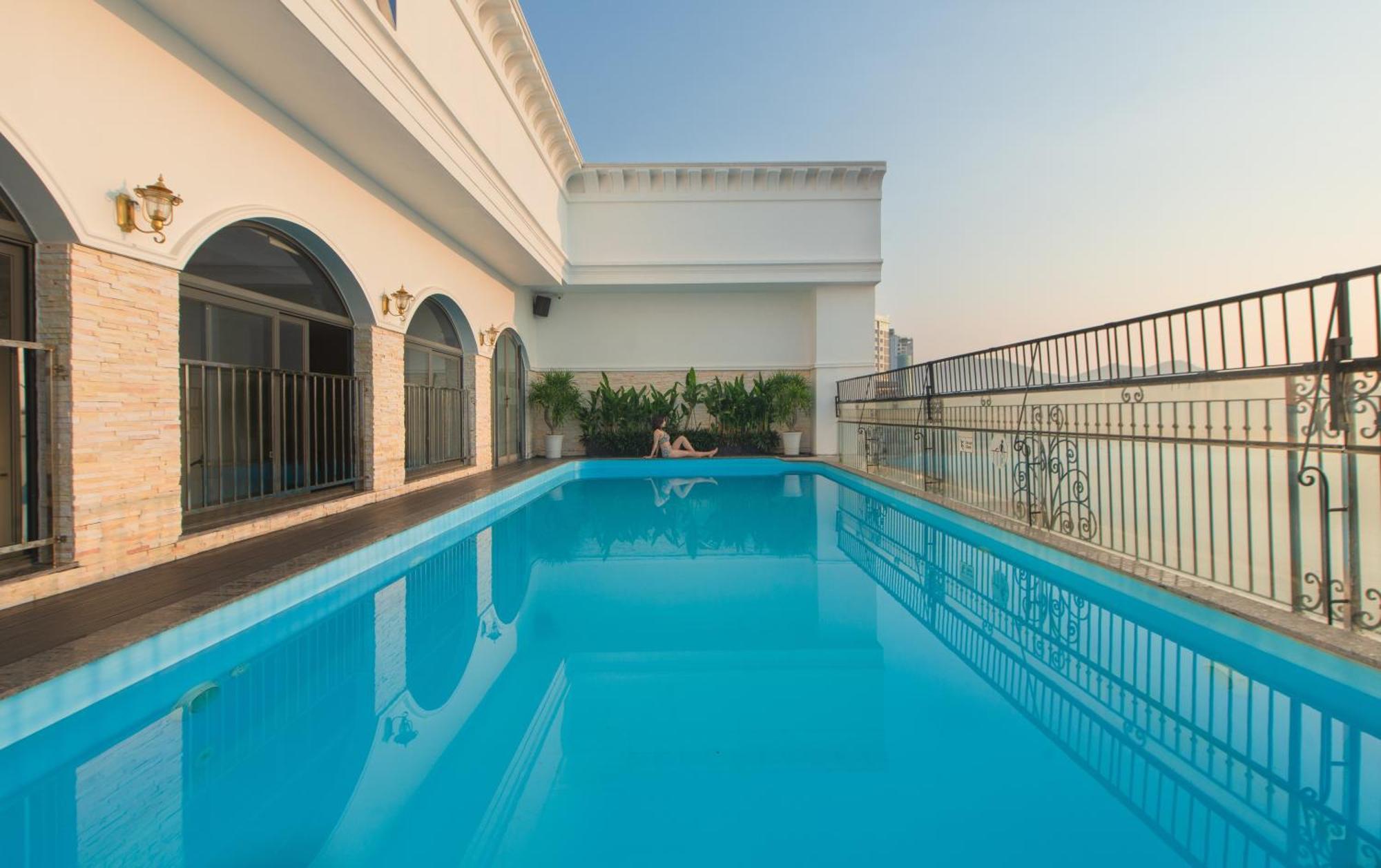 Daphovina Hotel Нячанг Екстер'єр фото