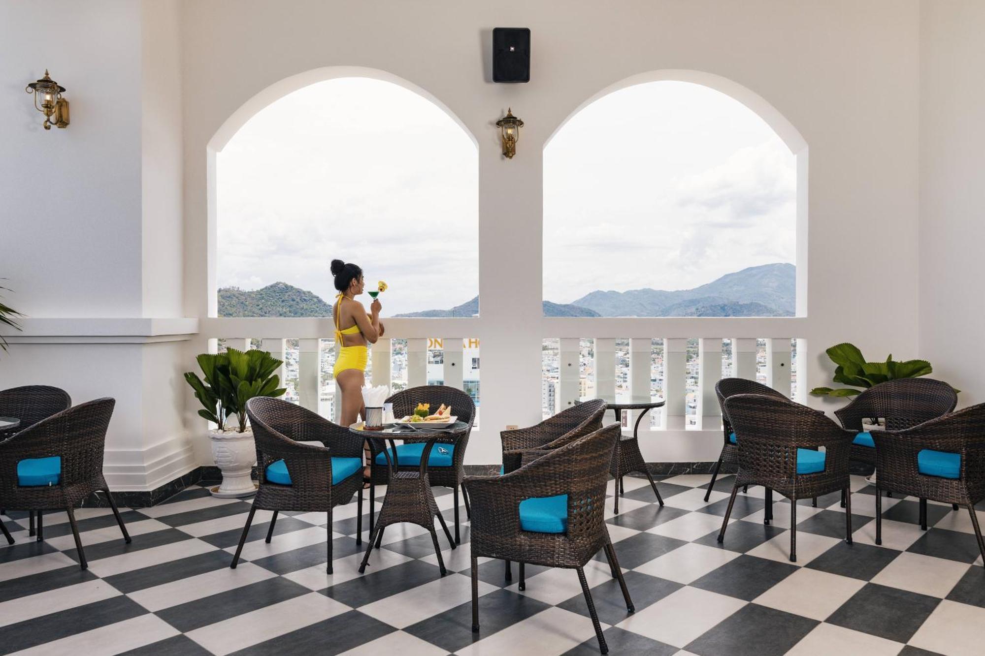 Daphovina Hotel Нячанг Екстер'єр фото