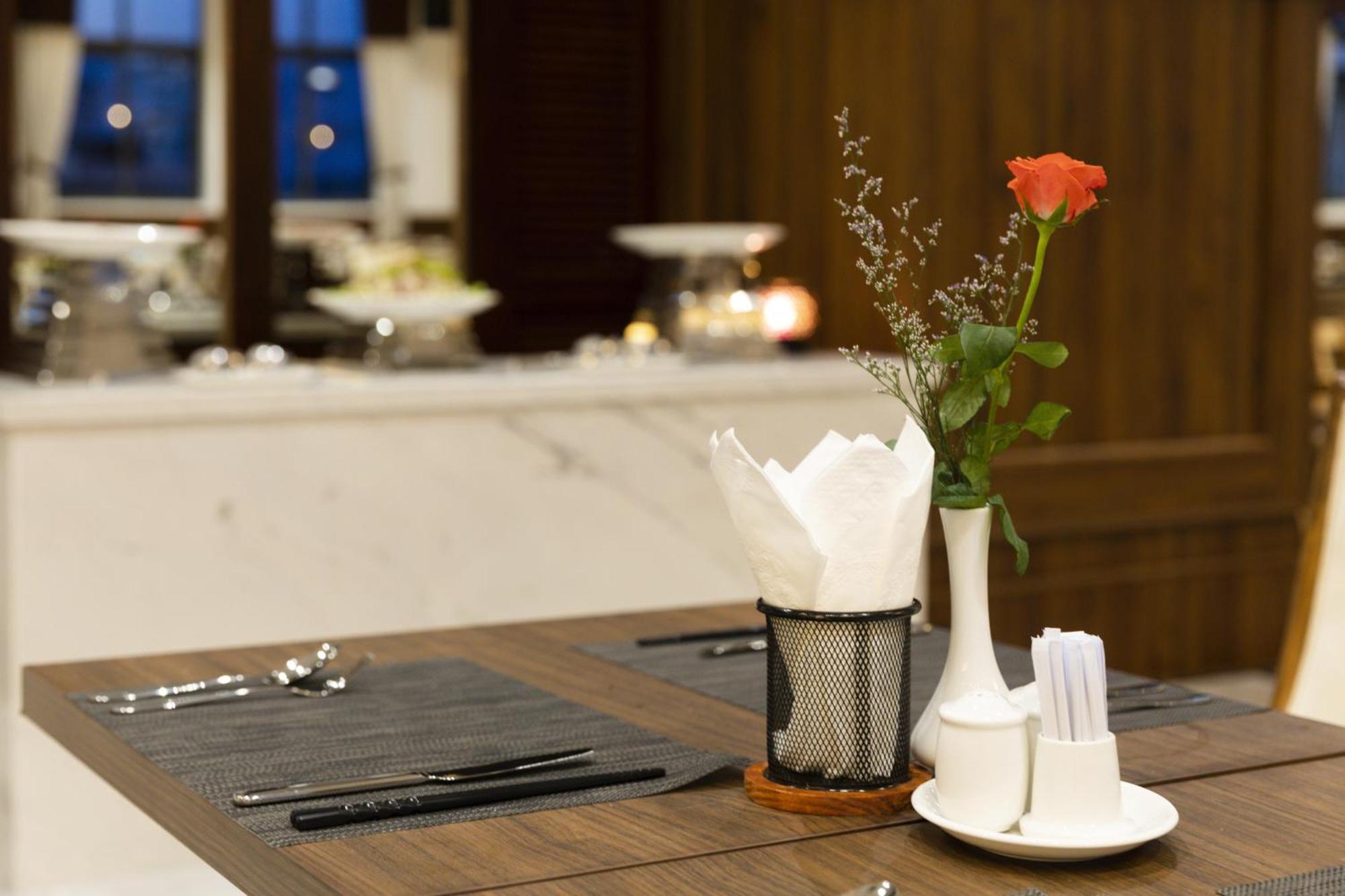 Daphovina Hotel Нячанг Екстер'єр фото