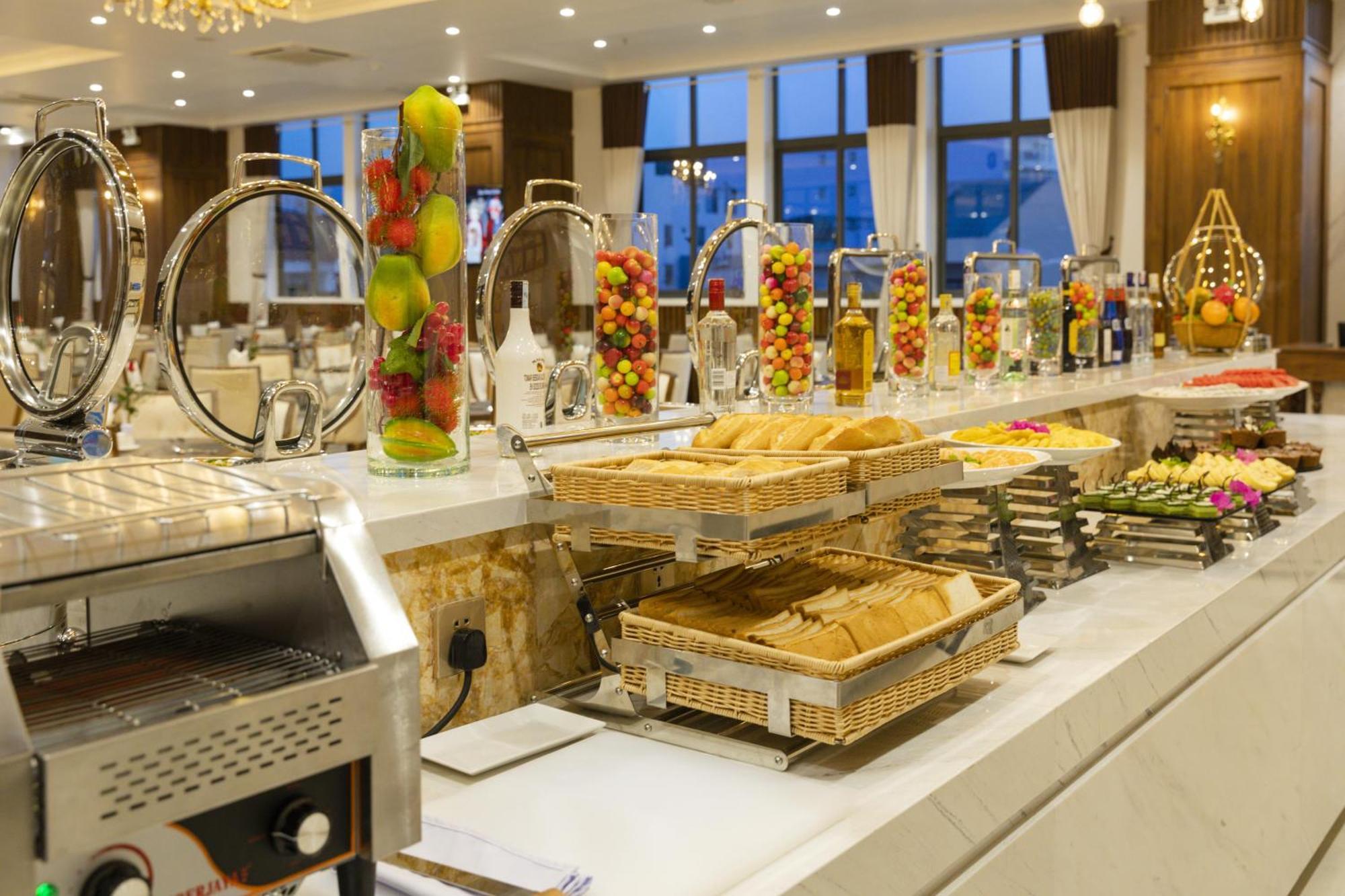 Daphovina Hotel Нячанг Екстер'єр фото