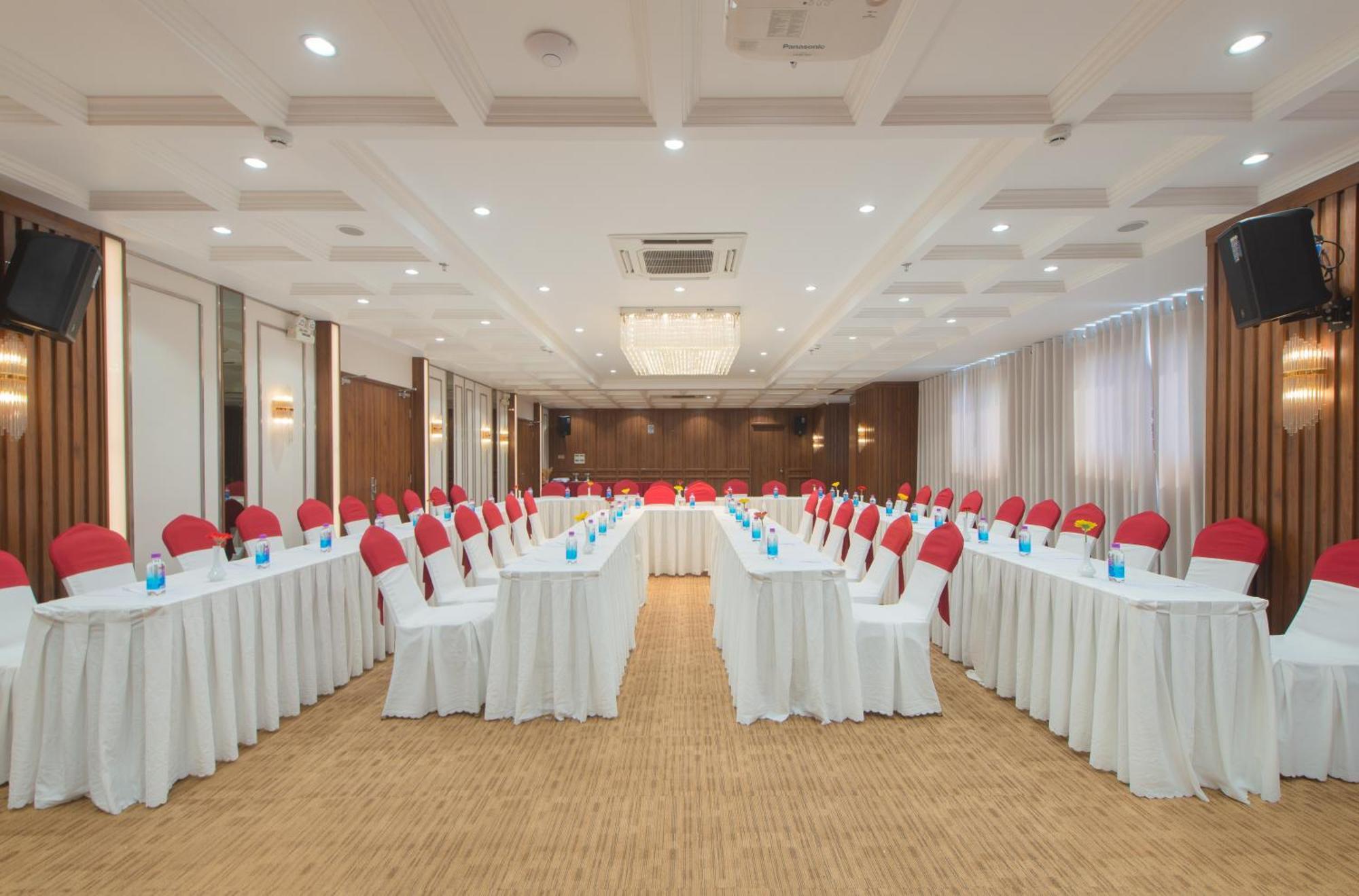 Daphovina Hotel Нячанг Екстер'єр фото