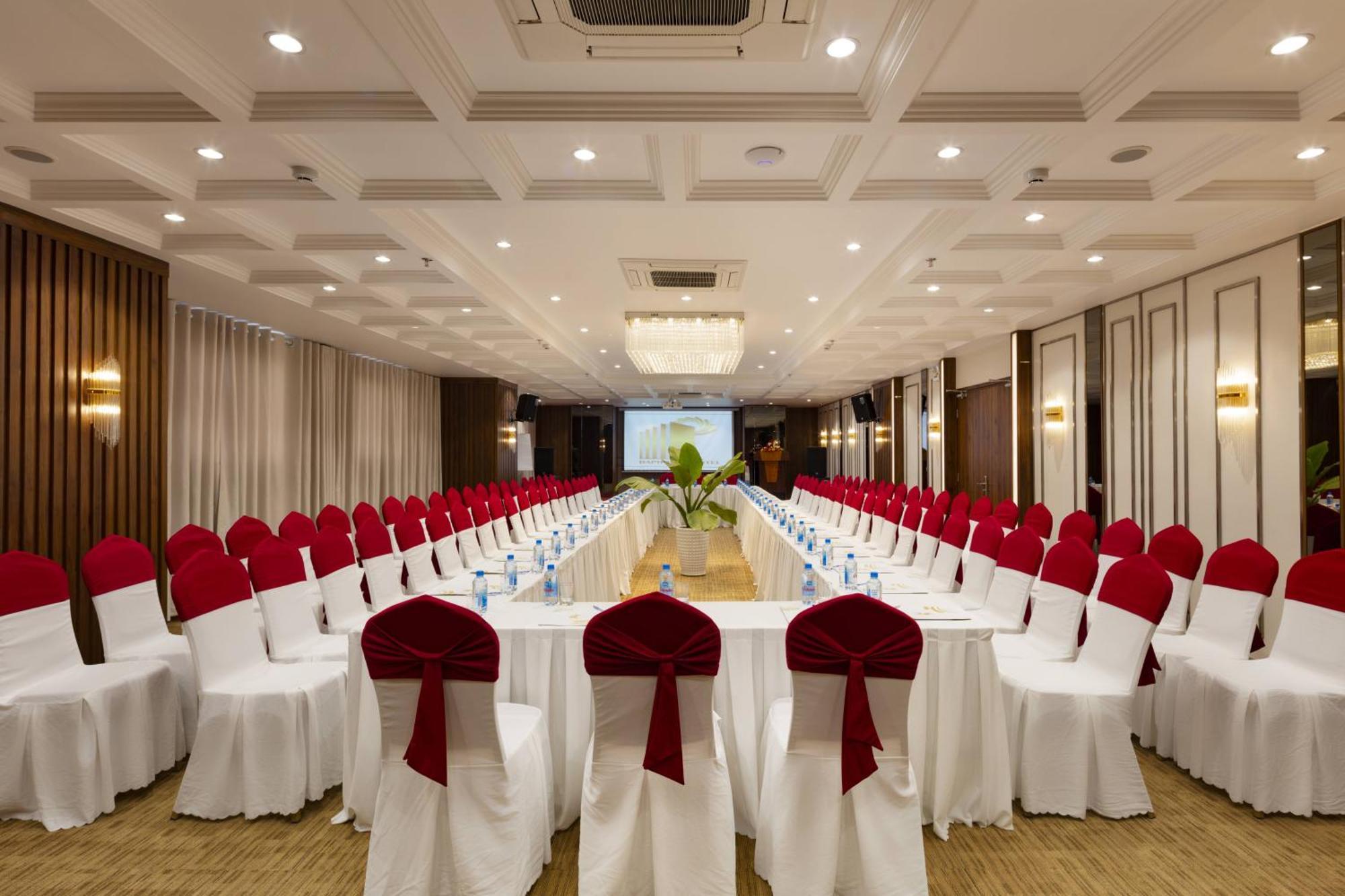 Daphovina Hotel Нячанг Екстер'єр фото