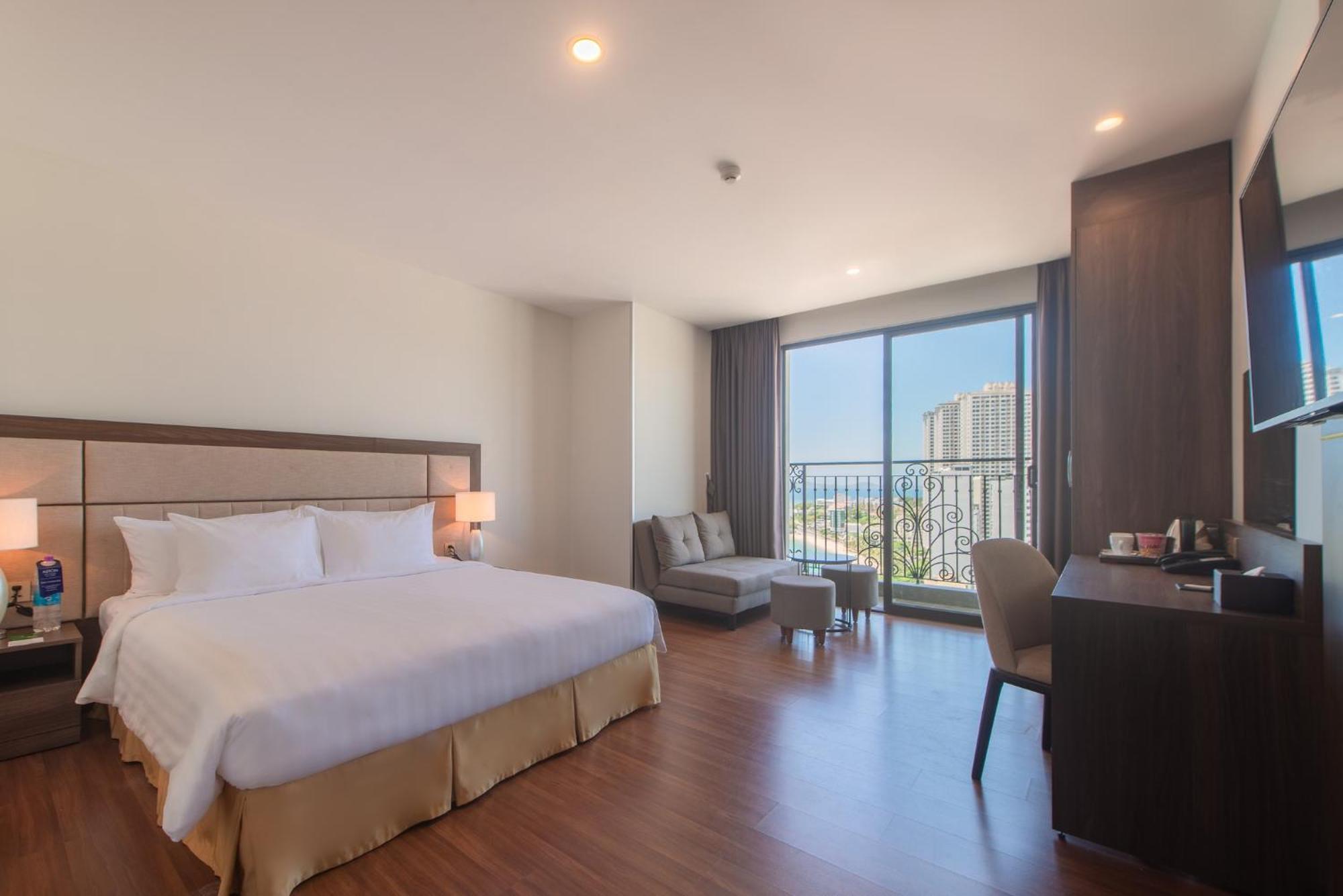 Daphovina Hotel Нячанг Екстер'єр фото