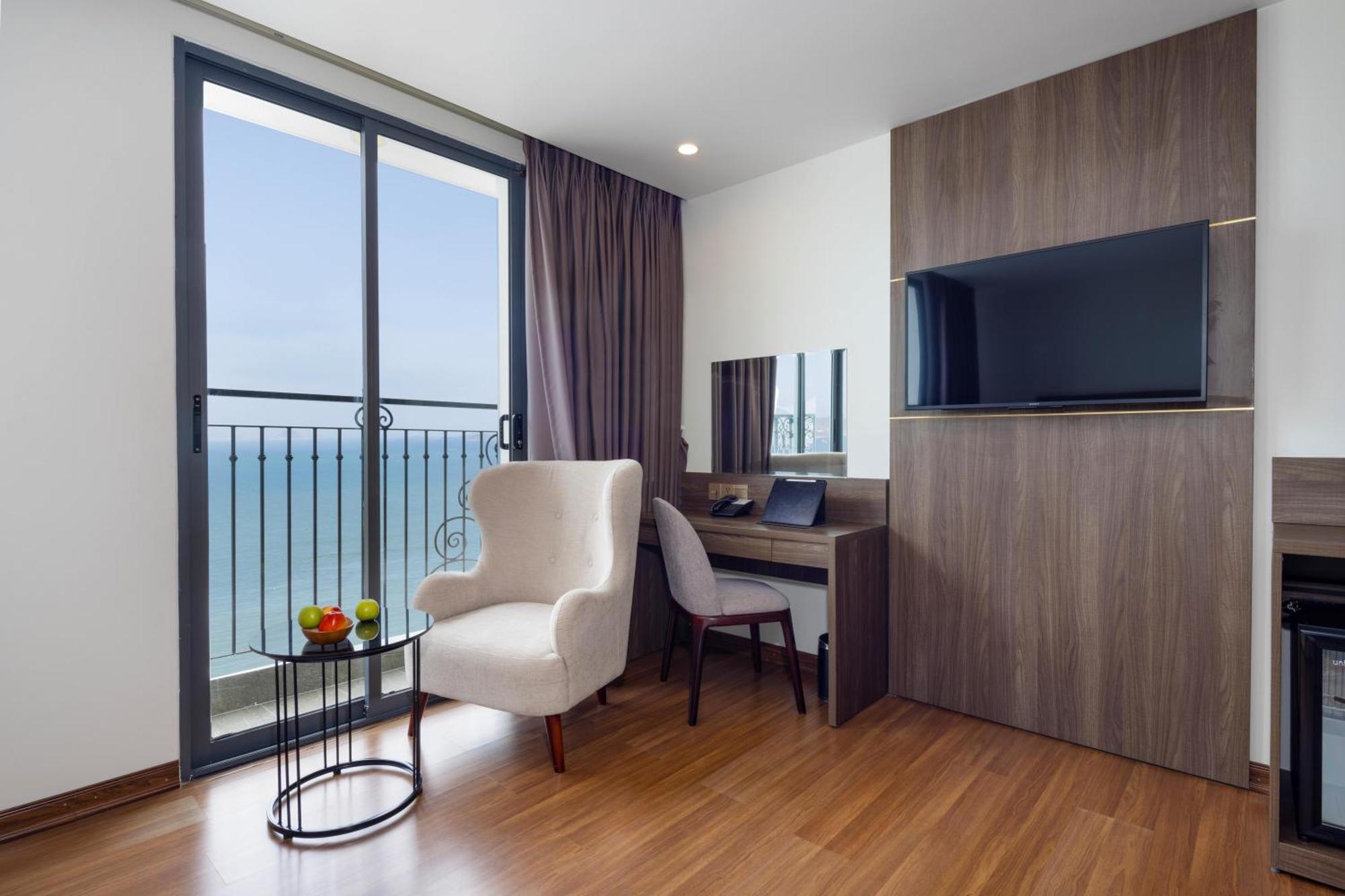 Daphovina Hotel Нячанг Екстер'єр фото
