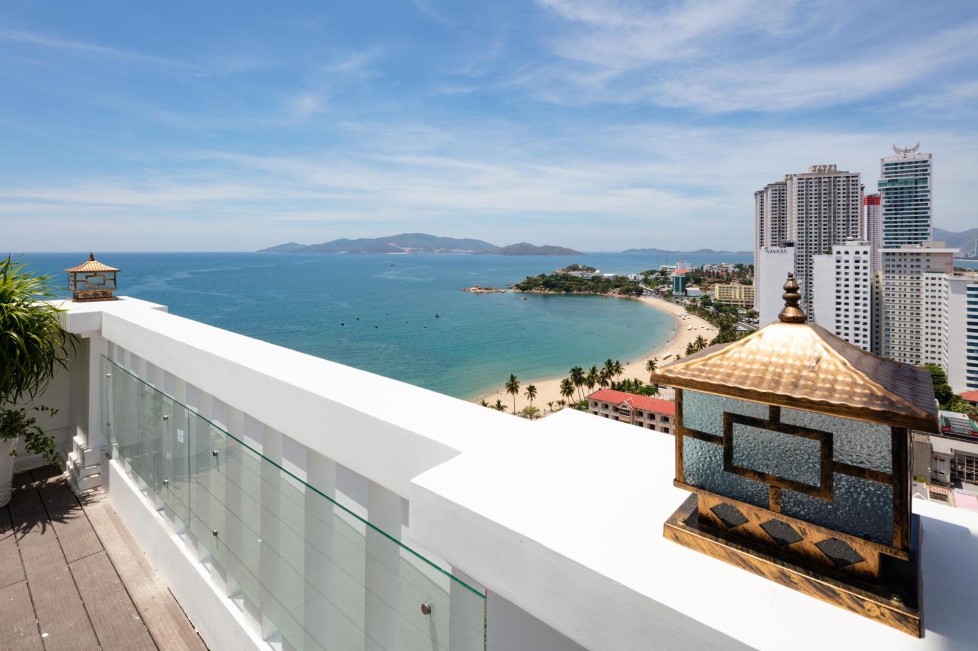 Daphovina Hotel Нячанг Екстер'єр фото